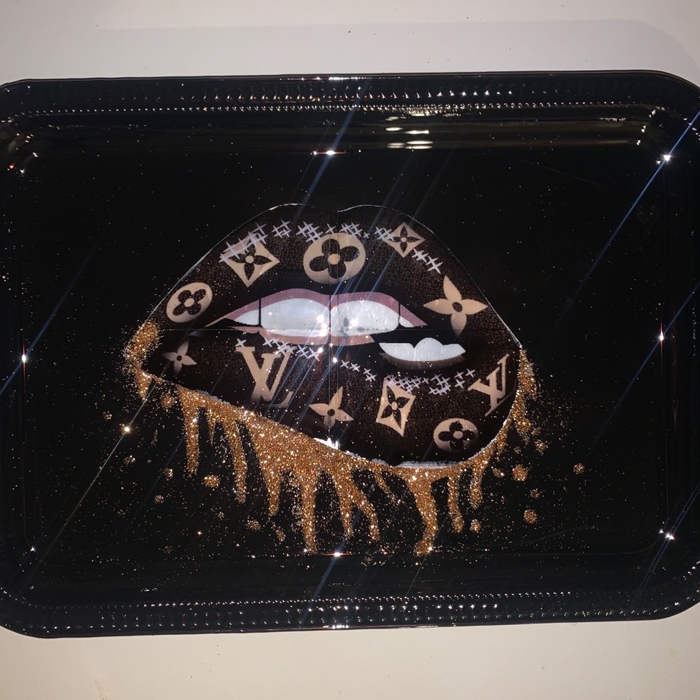 Trays - Picture 14 of 16